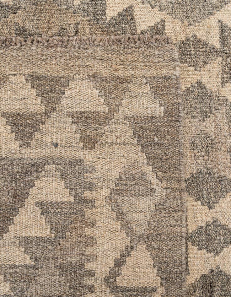 Detail image of  5' 1 x 6' 6  Hand Woven Kilim Maymana Wool Rug