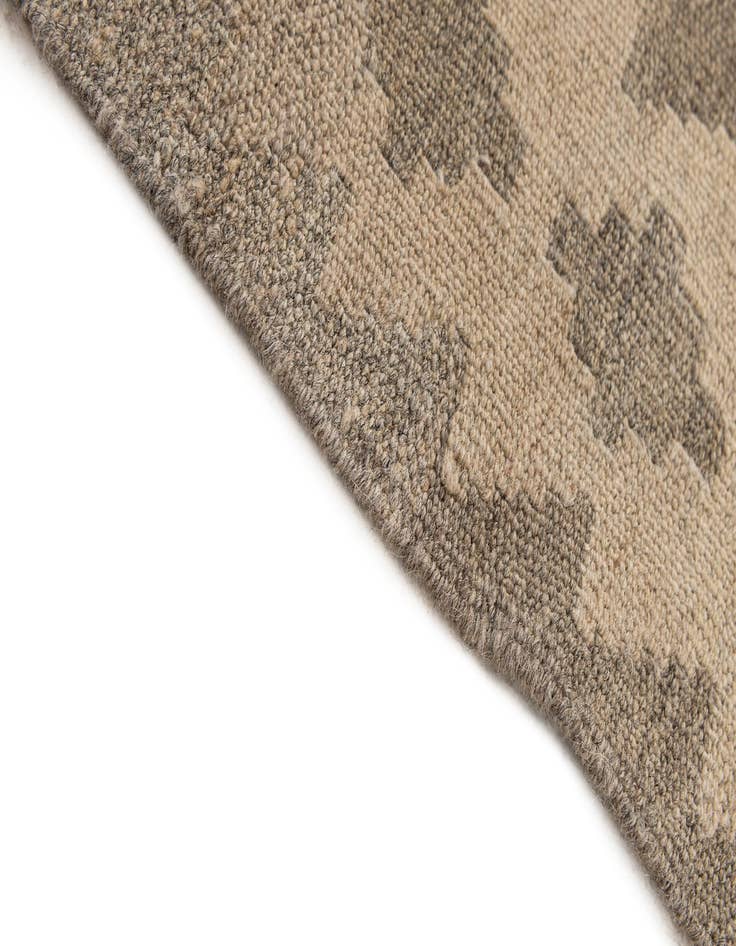 Detail image of  5' 3 x 6' 8  Hand Woven Kilim Maymana Wool Rug