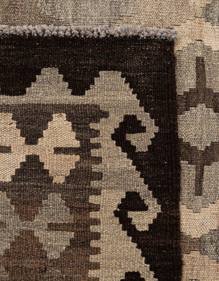 Detail image of  5' x 6' 6  Hand Woven Kilim Maymana Wool Rug