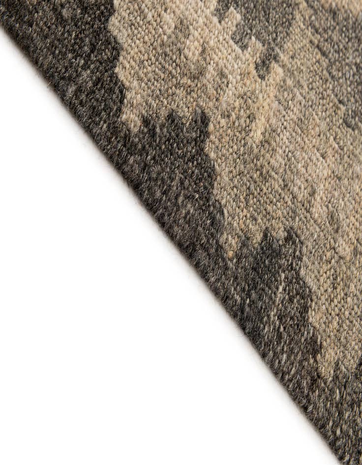 Detail image of  5' 1 x 6' 6  Hand Woven Kilim Maymana Wool Rug