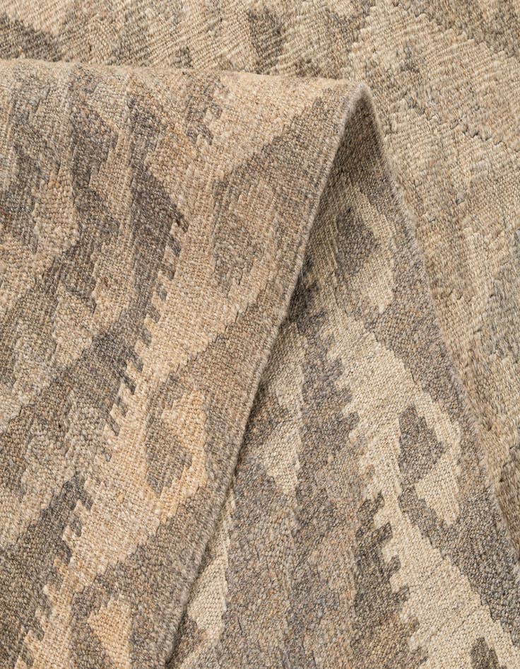 Detail image of  5' 3 x 6' 7  Hand Woven Kilim Maymana Wool Rug