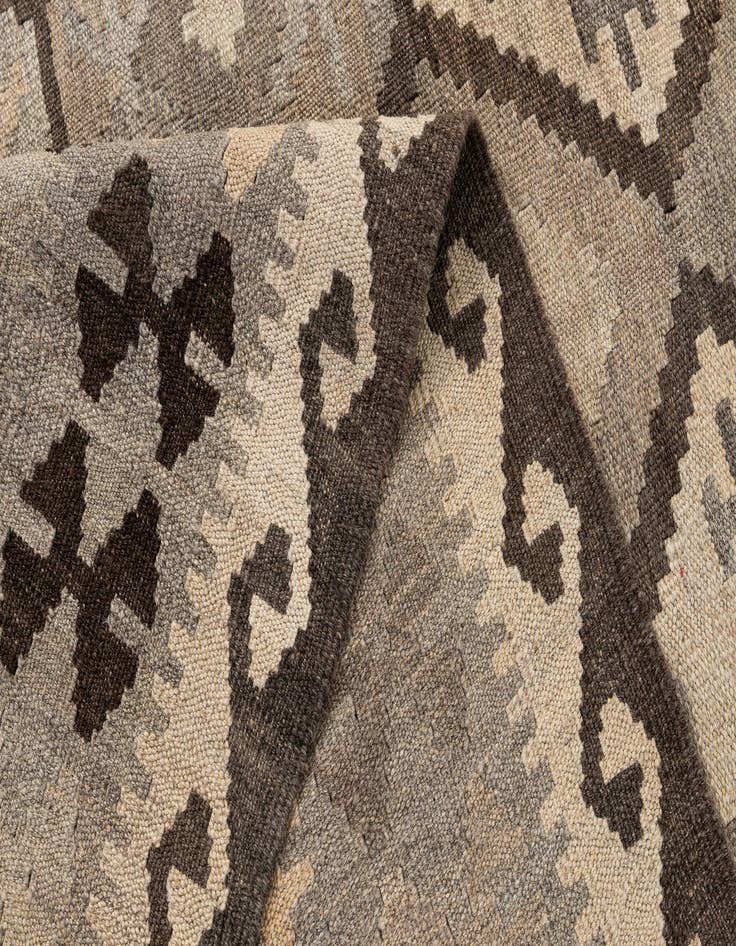 Detail image of  5' 2 x 6' 6  Hand Woven Kilim Maymana Wool Rug