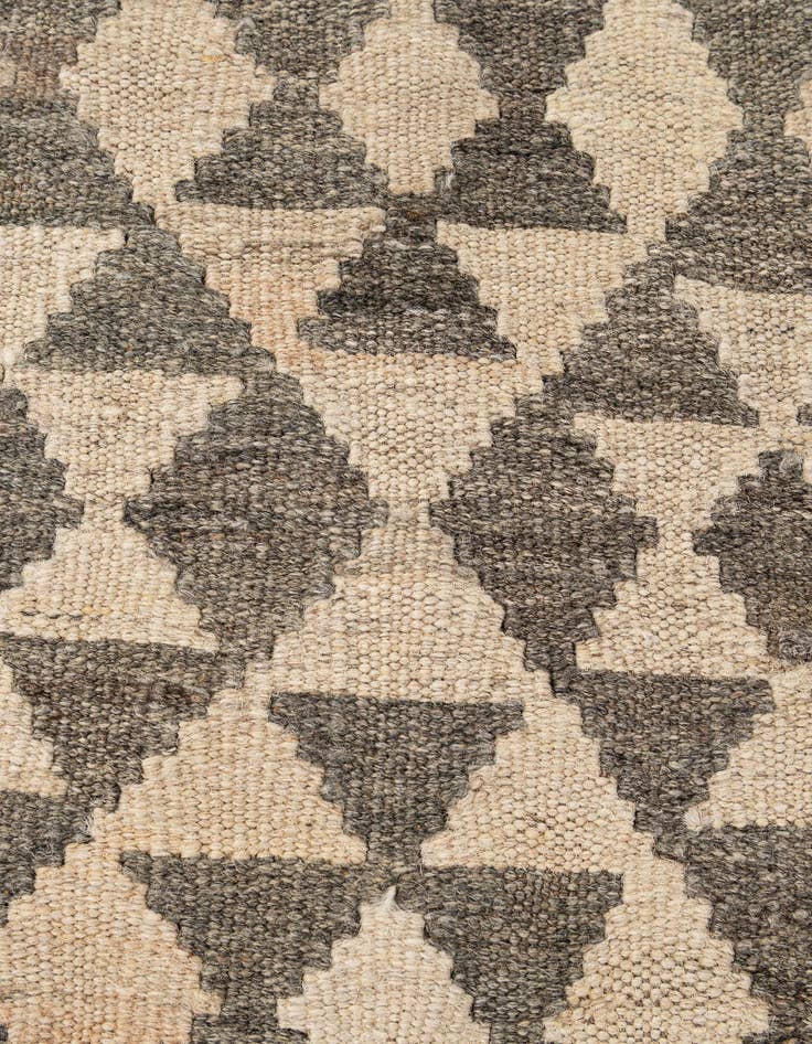 Detail image of  5' 4 x 6' 9  Hand Woven Kilim Maymana Wool Rug