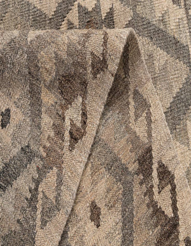 Detail image of  5' 3 x 6' 5  Hand Woven Kilim Maymana Wool Rug