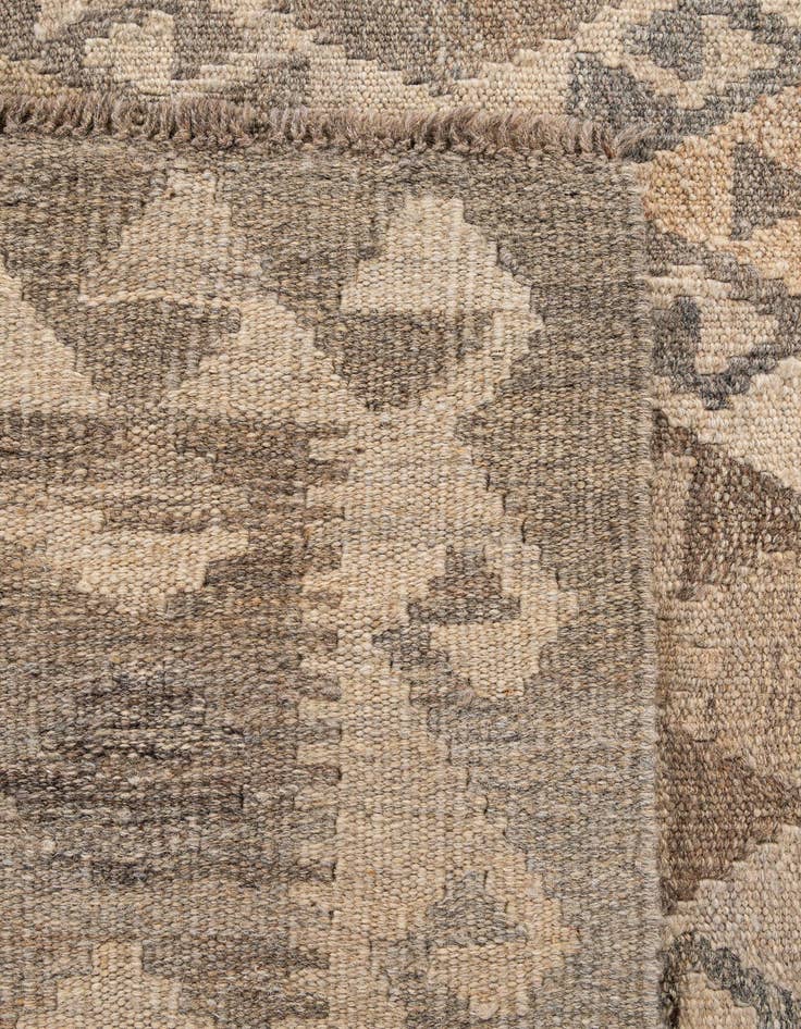 Detail image of  5' 4 x 6' 7  Hand Woven Kilim Maymana Wool Rug