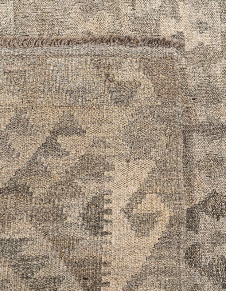 Detail image of  5' 3 x 6' 7  Hand Woven Kilim Maymana Wool Rug