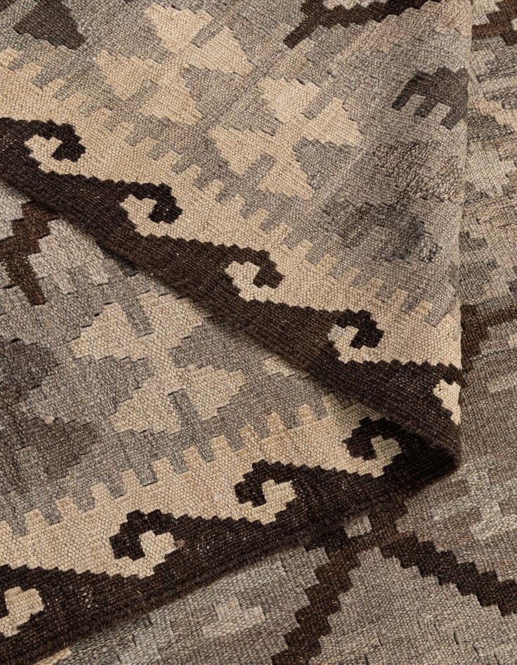 Detail image of  5' 1 x 6' 6  Hand Woven Kilim Maymana Wool Rug