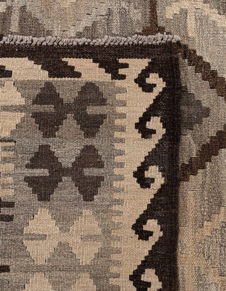 Detail image of  5' 1 x 6' 6  Hand Woven Kilim Maymana Wool Rug