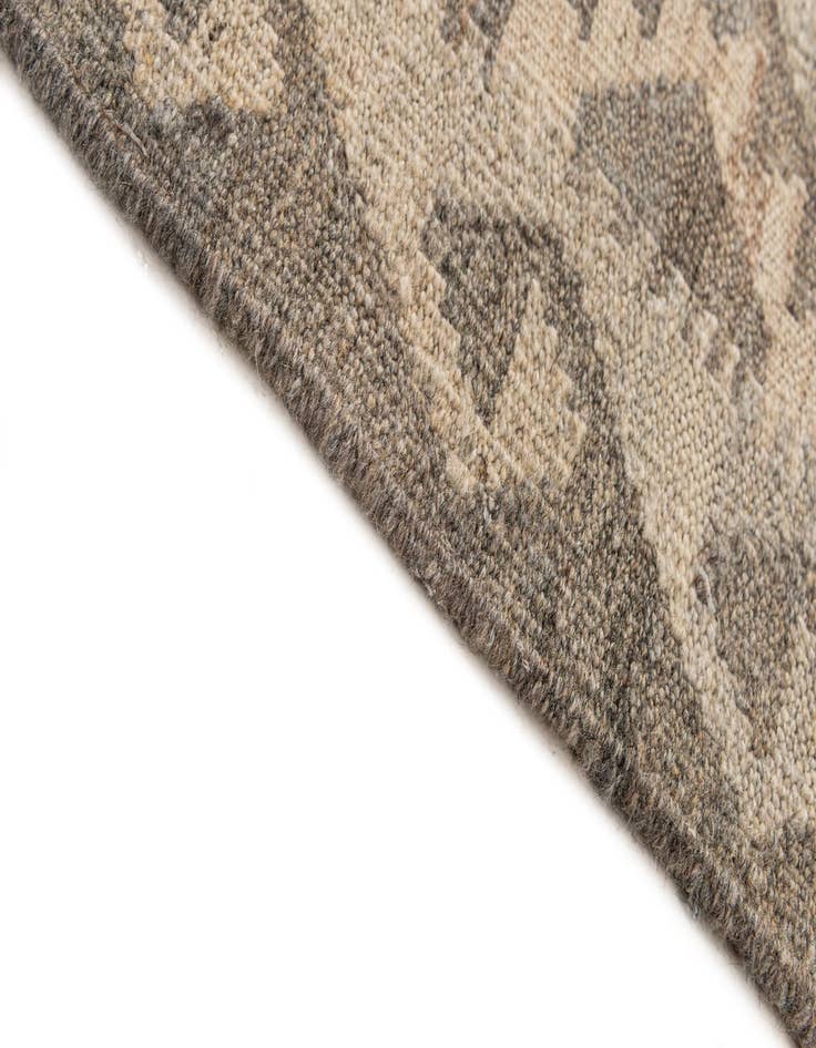 Detail image of  5' 3 x 6' 7  Hand Woven Kilim Maymana Wool Rug