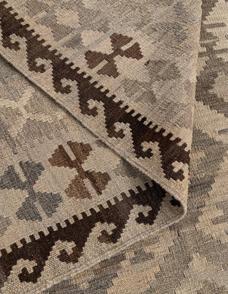 Detail image of  5' 3 x 6' 6  Hand Woven Kilim Maymana Wool Rug