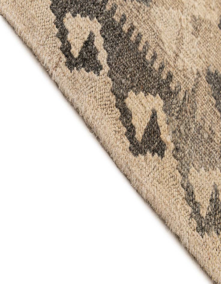 Detail image of  5' 5 x 6' 9  Hand Woven Kilim Maymana Wool Rug