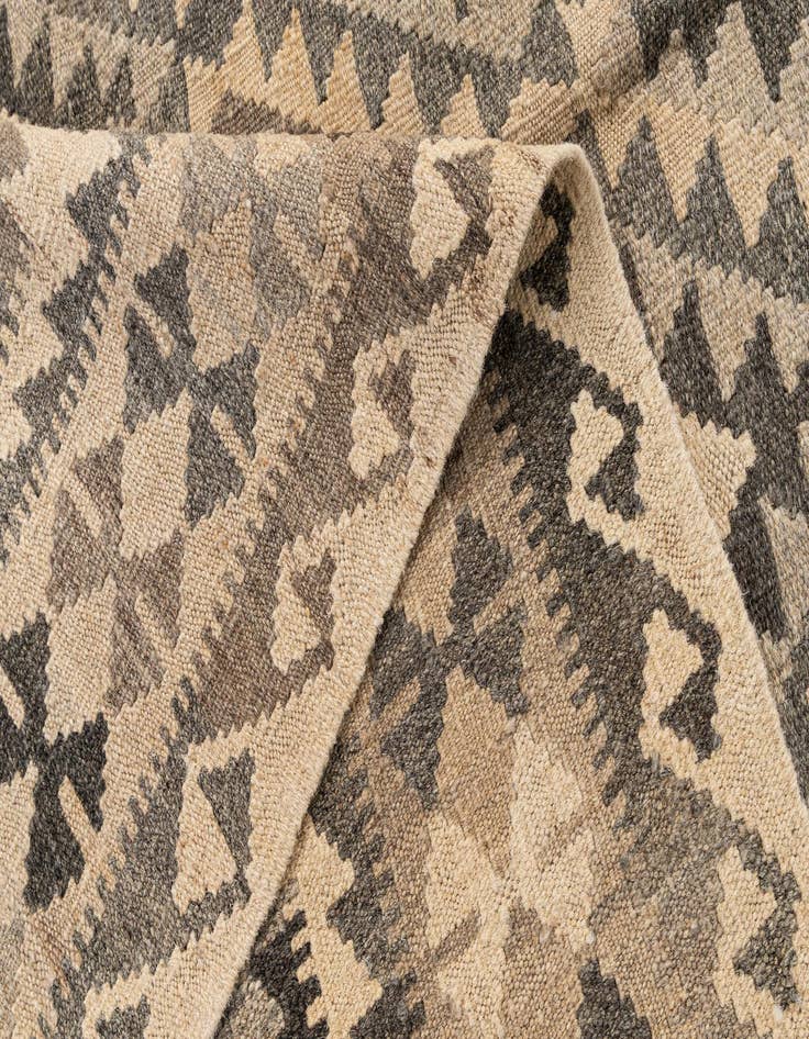 Detail image of  5' 5 x 6' 9  Hand Woven Kilim Maymana Wool Rug