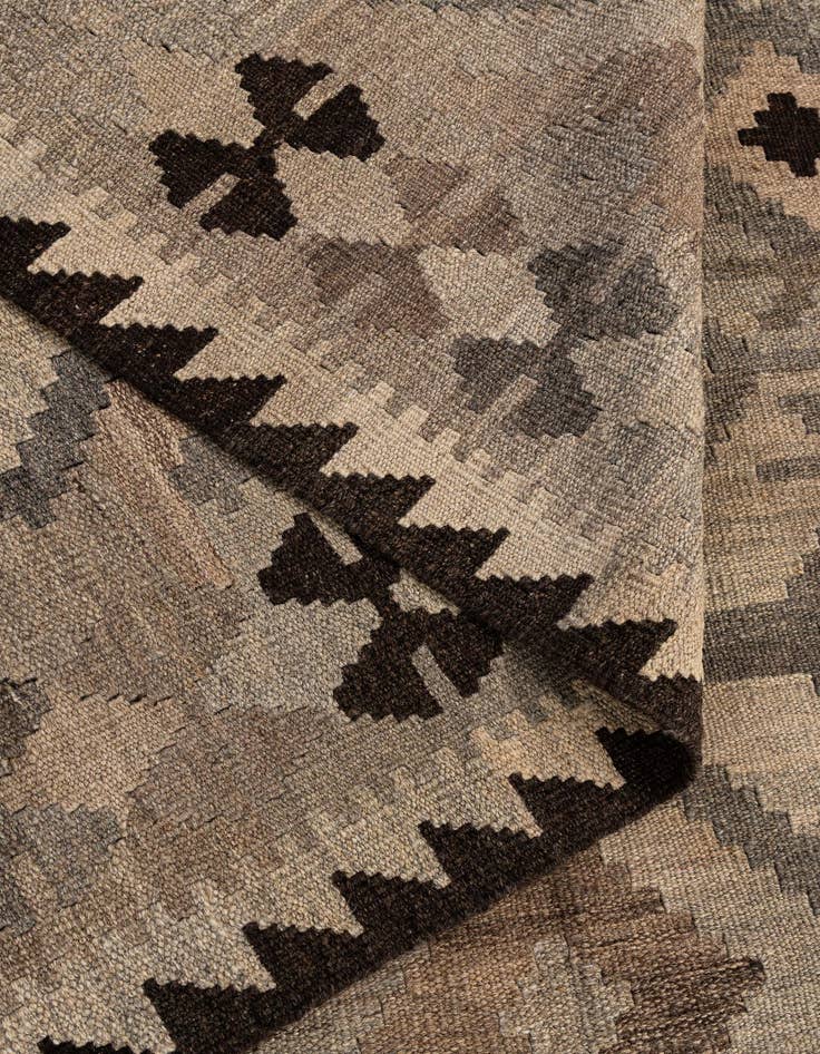 Detail image of  5' x 6' 9  Hand Woven Kilim Maymana Wool Rug