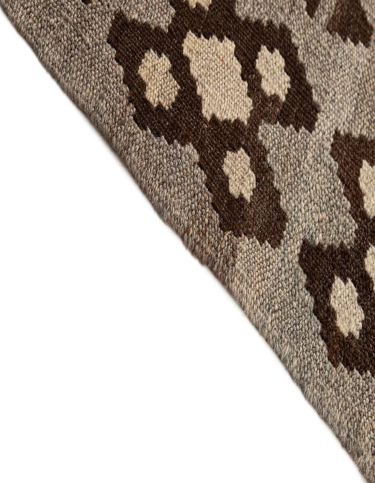 Detail image of  5' 5 x 6' 6  Hand Woven Kilim Maymana Wool Rug