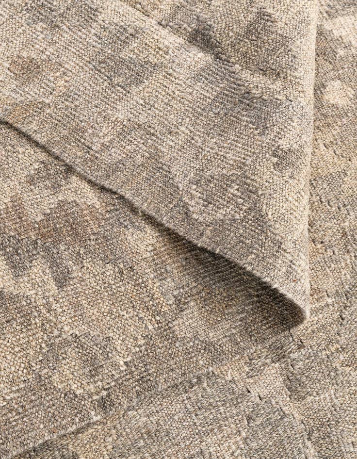 Detail image of  5' 9 x 7' 8  Hand Woven Kilim Maymana Wool Rug