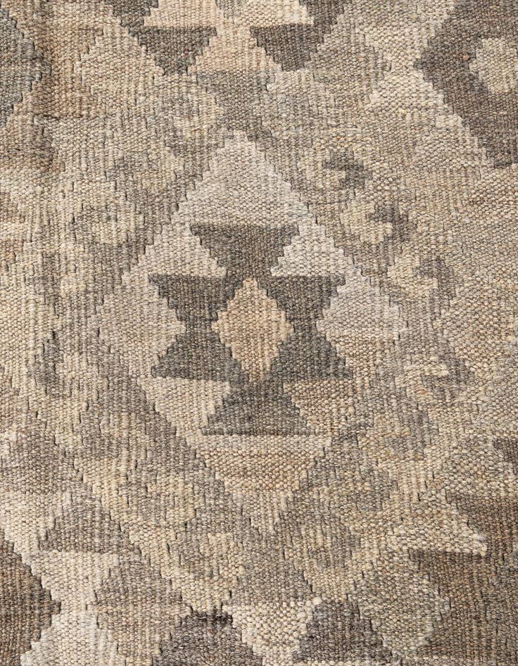 Detail image of  5' 9 x 7' 9  Hand Woven Kilim Maymana Wool Rug