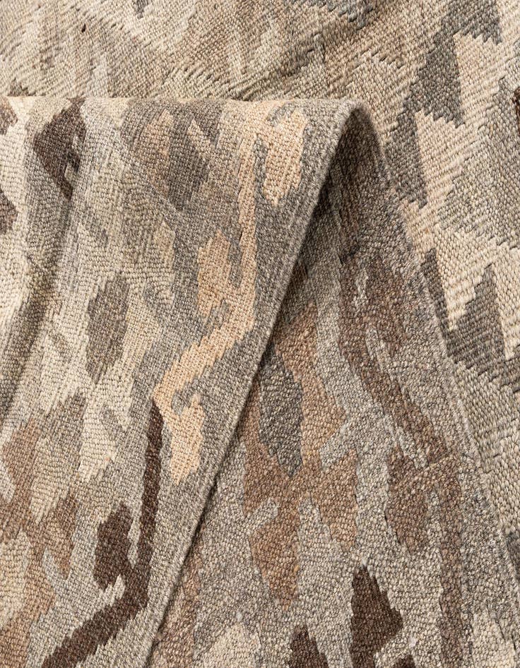 Detail image of  5' 9 x 7' 9  Hand Woven Kilim Maymana Wool Rug