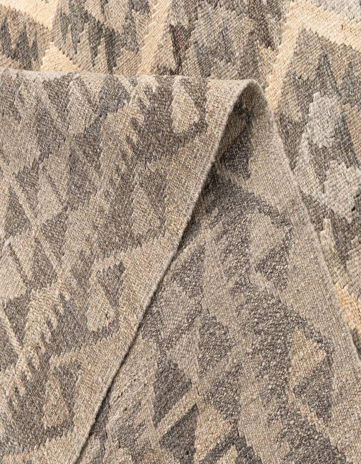 Detail image of  5' 7 x 8'  Hand Woven Kilim Maymana Wool Rug