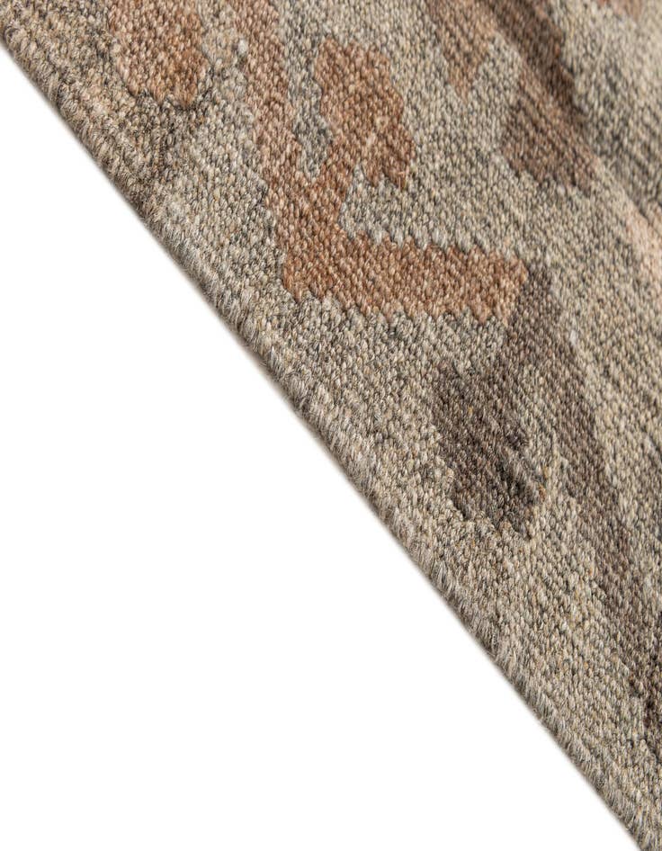 Detail image of  5' 7 x 8' 2  Hand Woven Kilim Maymana Wool Rug