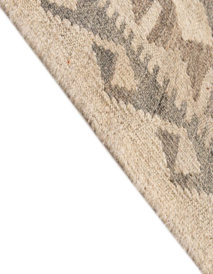 Detail image of  5' 11 x 7' 11  Hand Woven Kilim Maymana Wool Rug