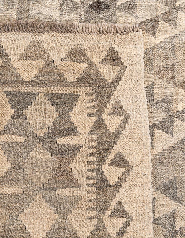 Detail image of  5' 11 x 7' 11  Hand Woven Kilim Maymana Wool Rug