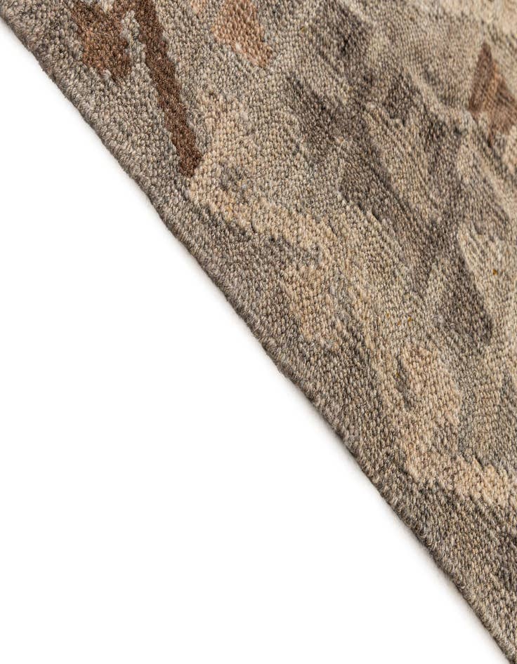 Detail image of  5' 11 x 7' 10  Hand Woven Kilim Maymana Wool Rug