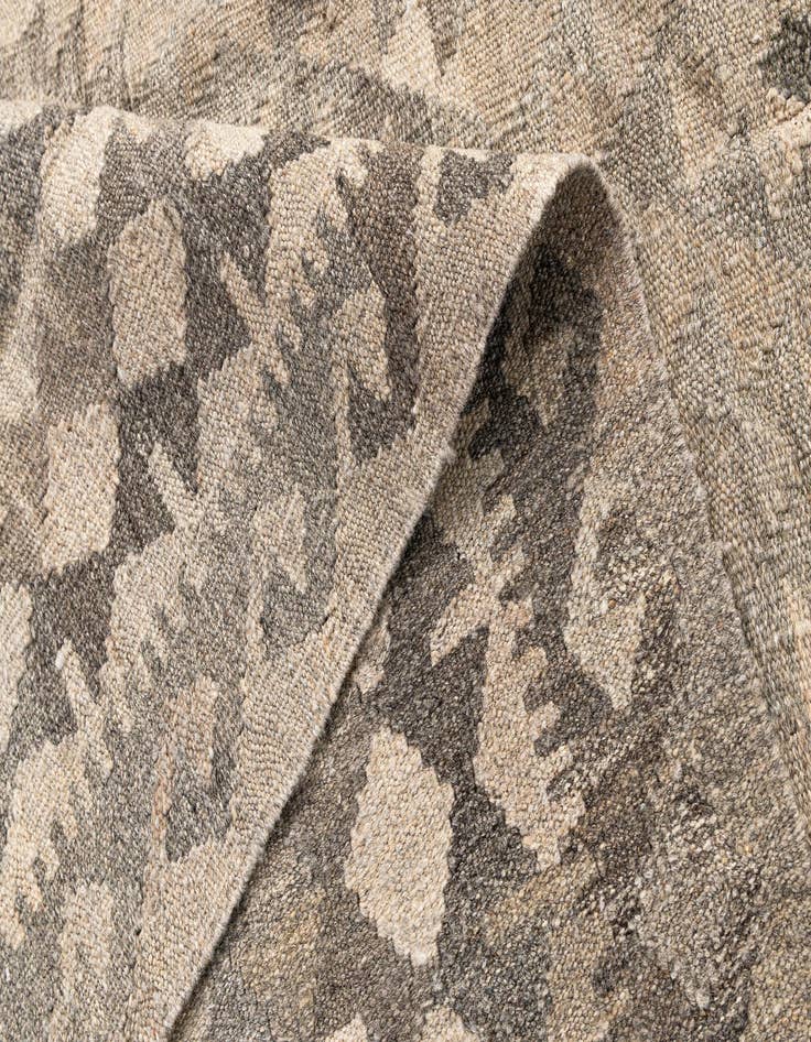 Detail image of  6' 1 x 8'  Hand Woven Kilim Maymana Wool Rug