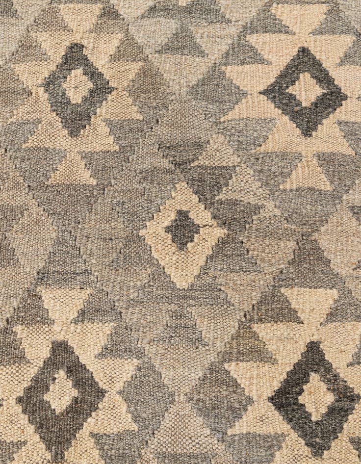 Detail image of  6' 10 x 9' 3  Hand Woven Kilim Maymana Wool Rug