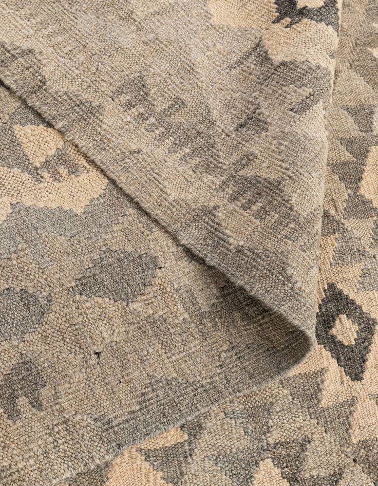 Detail image of  6' 10 x 9' 3  Hand Woven Kilim Maymana Wool Rug