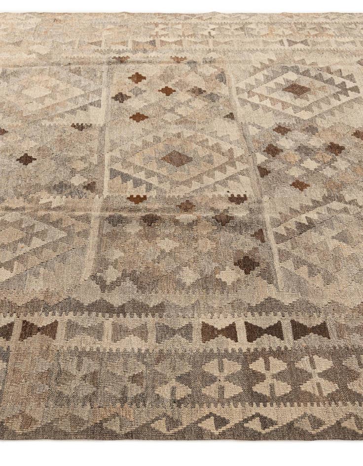 Detail image of  6' 6 x 9' 5  Hand Woven Kilim Maymana Wool Rug