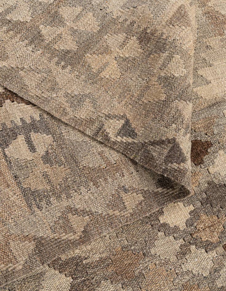 Detail image of  6' 6 x 9' 5  Hand Woven Kilim Maymana Wool Rug