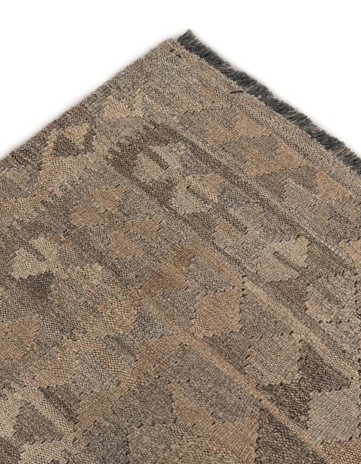 Detail image of  6' 6 x 9' 5  Hand Woven Kilim Maymana Wool Rug