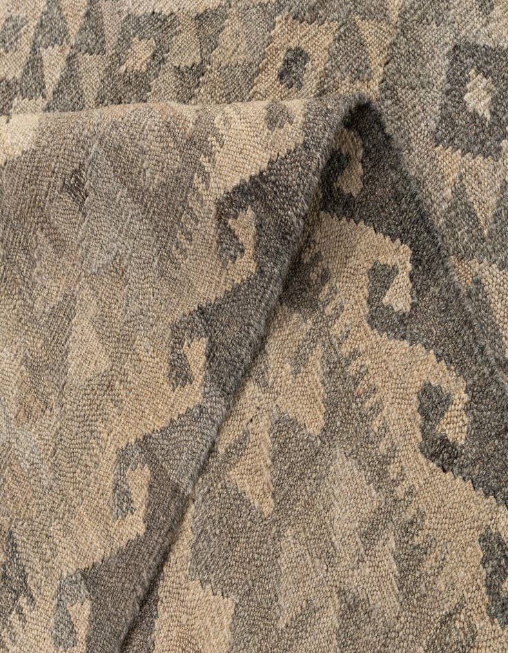 Detail image of  6' 8 x 9' 8  Hand Woven Kilim Maymana Wool Rug