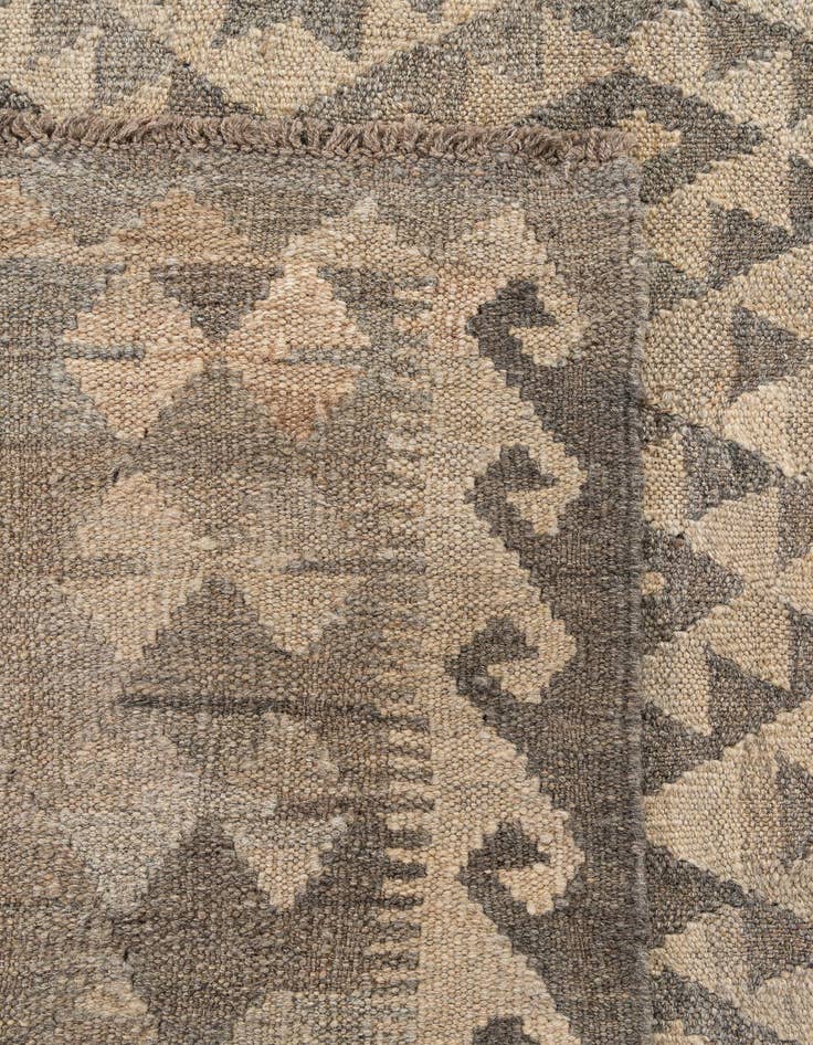 Detail image of  6' 8 x 9' 8  Hand Woven Kilim Maymana Wool Rug