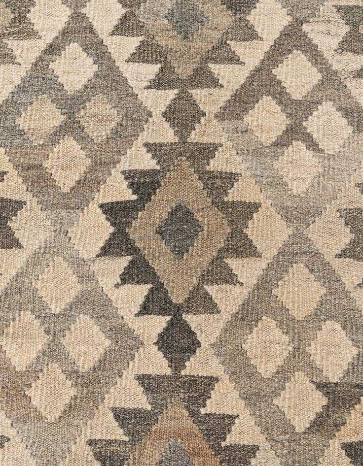 Detail image of  6' 9 x 9' 9  Hand Woven Kilim Maymana Wool Rug