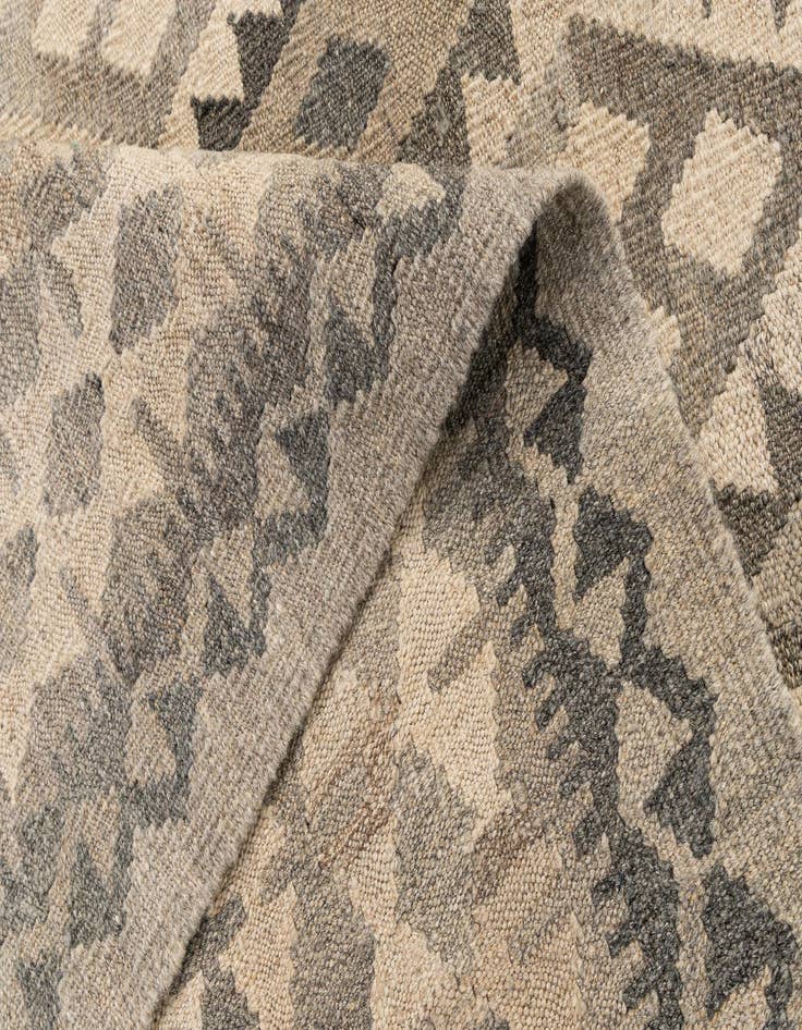 Detail image of  6' 9 x 9' 9  Hand Woven Kilim Maymana Wool Rug