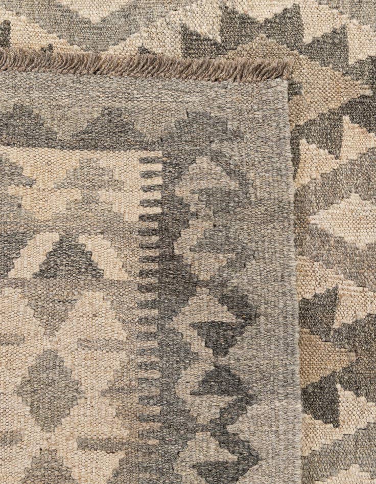 Detail image of  6' 9 x 9' 9  Hand Woven Kilim Maymana Wool Rug