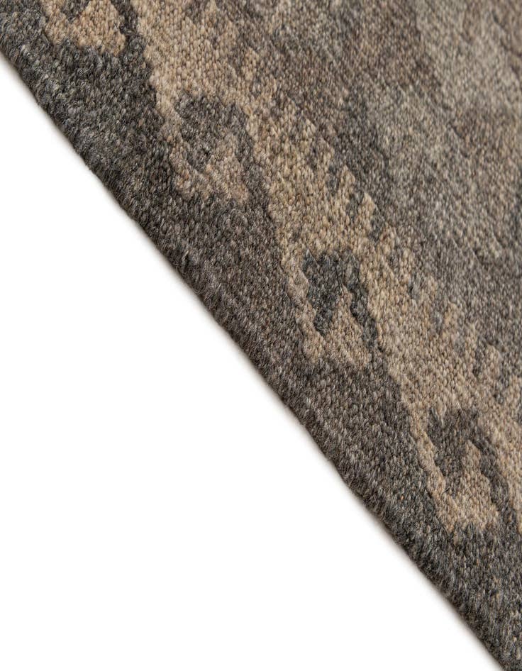 Detail image of  6' 8 x 9' 8  Hand Woven Kilim Maymana Wool Rug