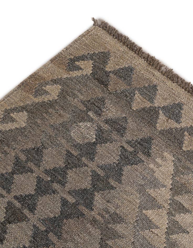 Detail image of  6' 8 x 9' 7  Hand Woven Kilim Maymana Wool Rug