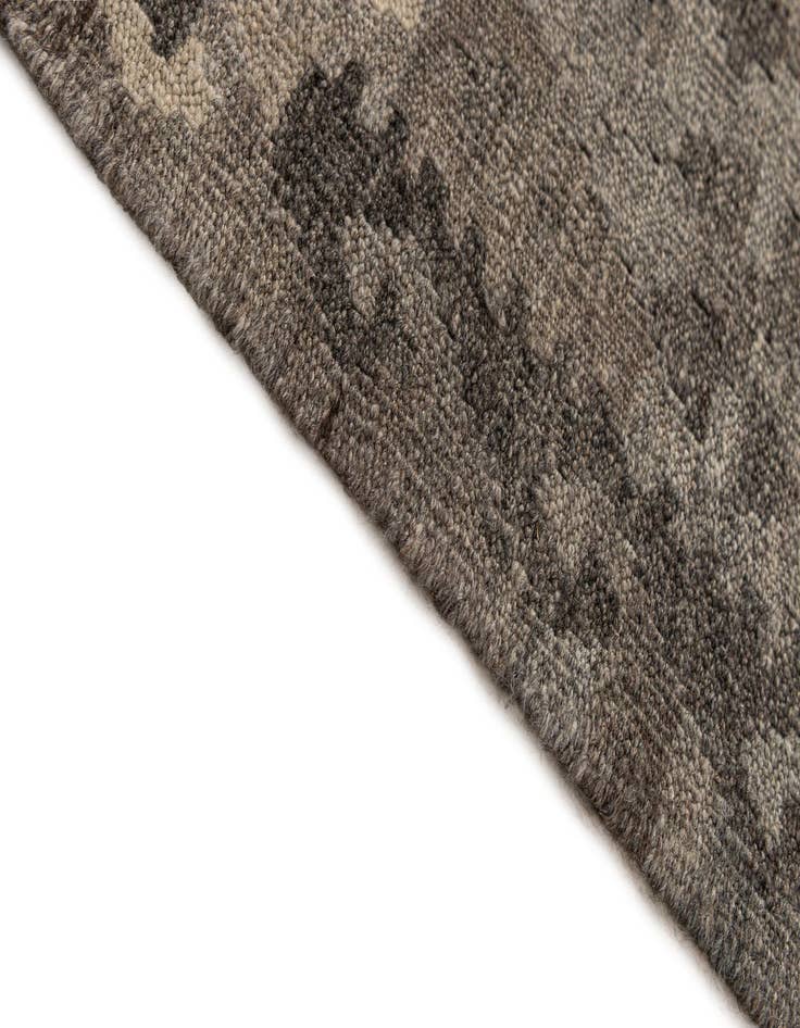 Detail image of  6' 6 x 9' 10  Hand Woven Kilim Maymana Wool Rug