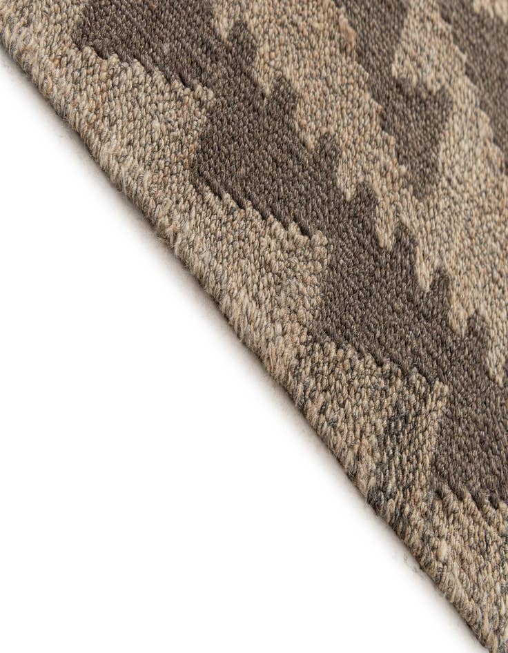 Detail image of  6' 8 x 9' 8  Hand Woven Kilim Maymana Wool Rug