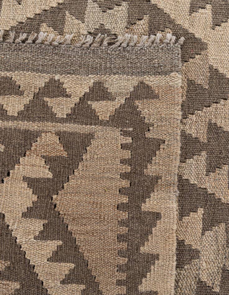 Detail image of  6' 8 x 9' 8  Hand Woven Kilim Maymana Wool Rug
