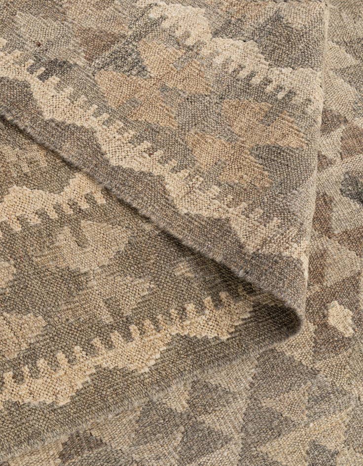 Detail image of  6' 8 x 9' 8  Hand Woven Kilim Maymana Wool Rug