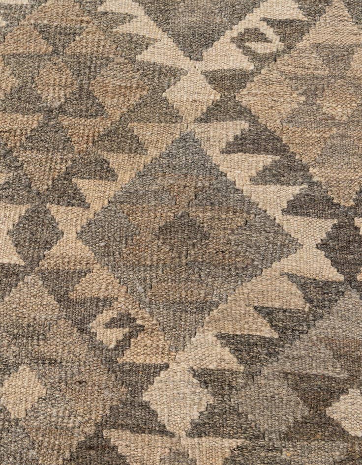 Detail image of  6' 8 x 9' 9  Hand Woven Kilim Maymana Wool Rug