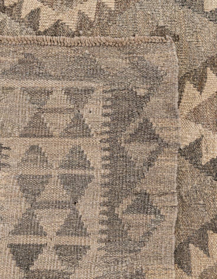 Detail image of  6' 8 x 9' 9  Hand Woven Kilim Maymana Wool Rug