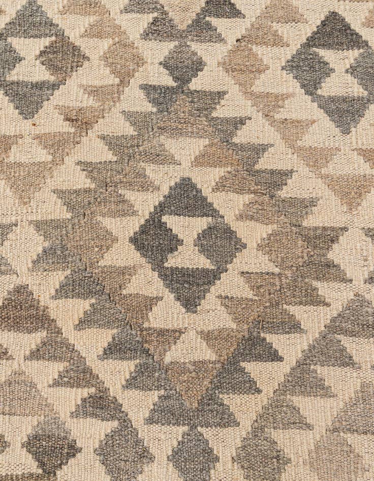 Detail image of  6' 9 x 9' 9  Hand Woven Kilim Maymana Wool Rug