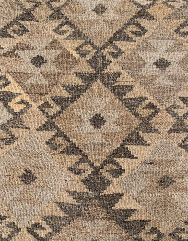 Detail image of  6' 8 x 9' 8  Hand Woven Kilim Maymana Wool Rug