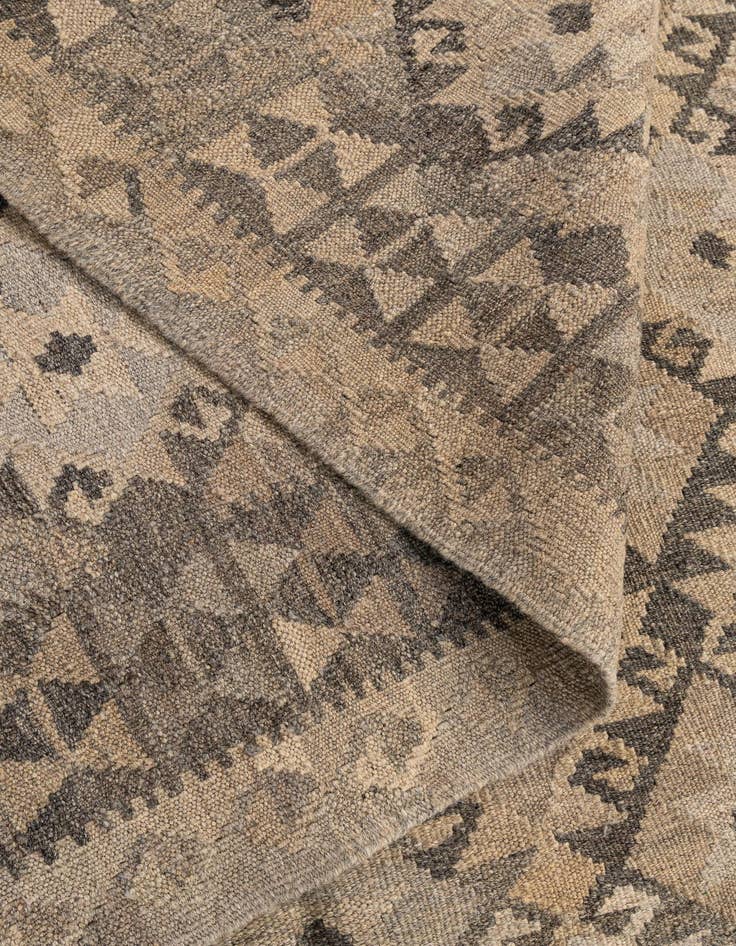 Detail image of  6' 8 x 9' 8  Hand Woven Kilim Maymana Wool Rug