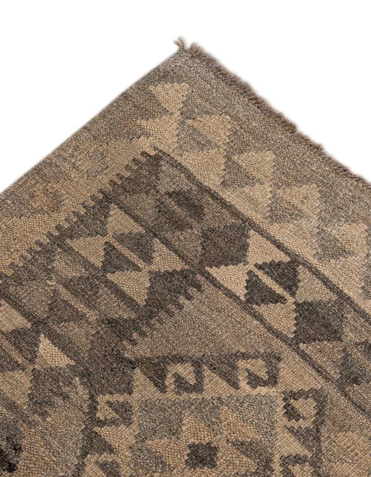 Detail image of  6' 8 x 9' 8  Hand Woven Kilim Maymana Wool Rug