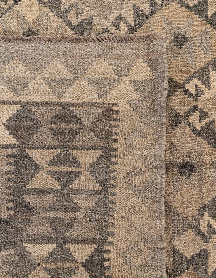 Detail image of  6' 8 x 9' 8  Hand Woven Kilim Maymana Wool Rug